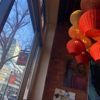 Foto tirada no(a) Nando&amp;#39;s por Ben D. em 12/11/2019