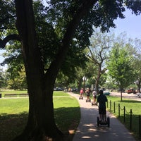 Photo taken at White House Spring Garden Tour by Pratyush T. on 6/26/2016