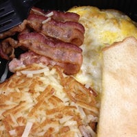 Photo taken at Waffle House by Nisha B. on 8/7/2012