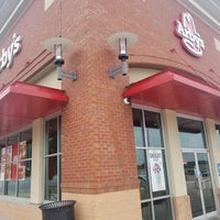 Снимок сделан в Arby&amp;#39;s пользователем Sunny S. 3/25/2018