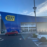 Photo prise au Best Buy par Balaji P. le12/4/2019