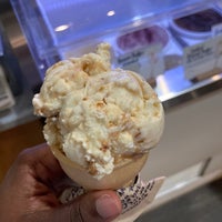 Photo taken at Jeni&amp;#39;s Splendid Ice Creams by Mike A. on 10/14/2023