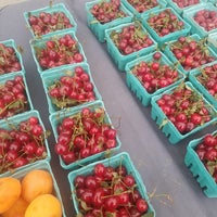 Photo prise au Cortelyou Greenmarket par RDasheenb D. le7/7/2019