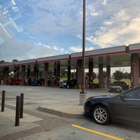 Photo taken at QuikTrip by Jeng-Chyang S. on 9/1/2019