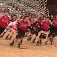 4/27/2013にDavid H.がDC Rollergirls Roller Derbyで撮った写真