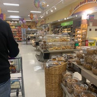 Photo taken at Giant Food by Cesar P. on 10/1/2022