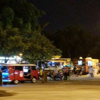 Photo taken at Tropical Park Food Trucks by Diosa N. on 9/24/2016