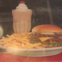 6/14/2012 tarihinde Jamie S.ziyaretçi tarafından Steak &amp;#39;n Shake'de çekilen fotoğraf