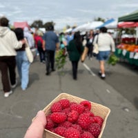 3/5/2023にYvette L.がHillcrest Farmers Marketで撮った写真