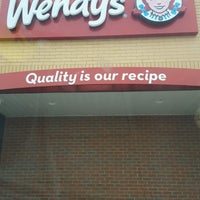 Photo taken at Wendy&amp;#39;s by Vema A. on 1/14/2017