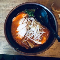 Foto diambil di Momo Ramen oleh Arash Assoto B. pada 3/31/2019