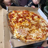 Photo prise au New Park Pizzeria par Mike C. le2/23/2020