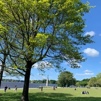 Photo taken at Alster-Grillwiese by Alyona Gvozd on 5/12/2019