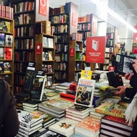 Das Foto wurde bei Strand Bookstore von Jess W. am 1/25/2015 aufgenommen