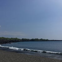 Photo taken at Honomalino Beach by Dan Y. on 8/30/2016