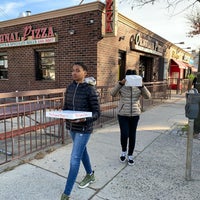 Photo prise au Original Pizza par Gen B. le11/14/2018