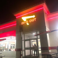 Снимок сделан в In-N-Out Burger пользователем Jessica W. 1/7/2025