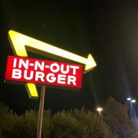 Снимок сделан в In-N-Out Burger пользователем Jessica W. 9/4/2024