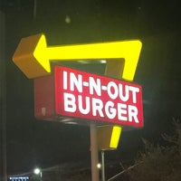 Снимок сделан в In-N-Out Burger пользователем Jessica W. 10/5/2023