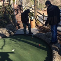 Снимок сделан в Ripley&amp;#39;s Davy Crockett Mini Golf пользователем Gavin A. 12/13/2014