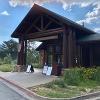 รูปภาพถ่ายที่ Fall River Visitor Center โดย Paulette B. เมื่อ 8/21/2021