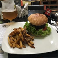 Foto scattata a Ginebra Burger Premium da Jorge S. il 10/15/2016