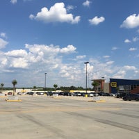 Photo prise au Lindbergh Plaza Shopping Center par Carl B. le5/30/2016