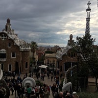 รูปภาพถ่ายที่ Park Güell โดย Саша К. เมื่อ 12/8/2015