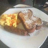 Photo taken at Thumbs Up Diner by Lindsay S. on 10/13/2017