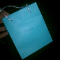 Снимок сделан в Tiffany &amp;amp; Co. пользователем Seth W. 12/22/2011