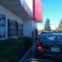 Photo taken at Steak &amp;#39;n Shake by Melissa P. on 10/1/2011