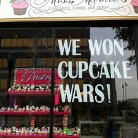 Foto scattata a Miss Mamie&amp;#39;s Cupcakes, Cakes, And Such da Jay B. il 6/9/2012