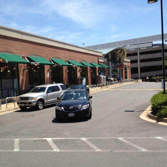 Photo taken at Harris Teeter by Stephen S. on 6/12/2012