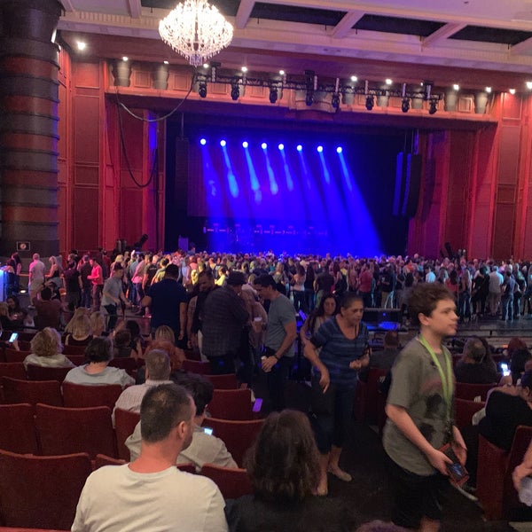 รูปภาพถ่ายที่ The Fillmore Miami Beach at The Jackie Gleason Theater โดย Al J. เมื่อ 2/13/2019