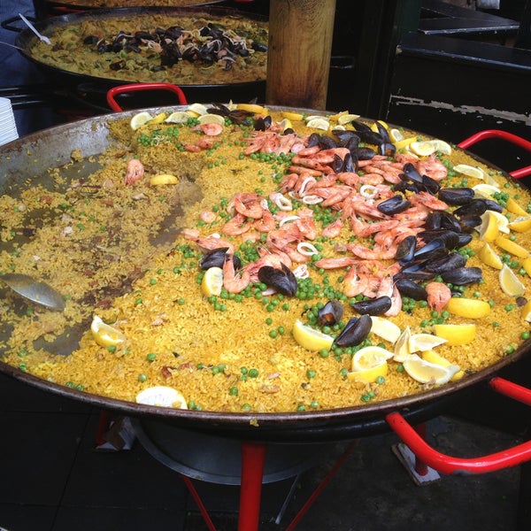 Photo taken at Borough Market by Nadin B. on 4/27/2013