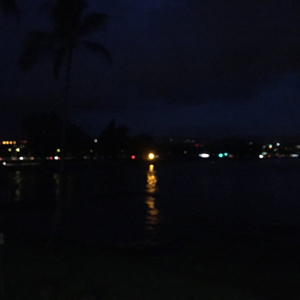 Photo taken at Hilo Bay Cafe by Michel Alexandre S. on 5/29/2018