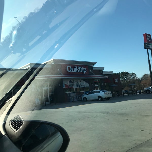 Photo taken at QuikTrip by Kasi W. on 2/22/2018