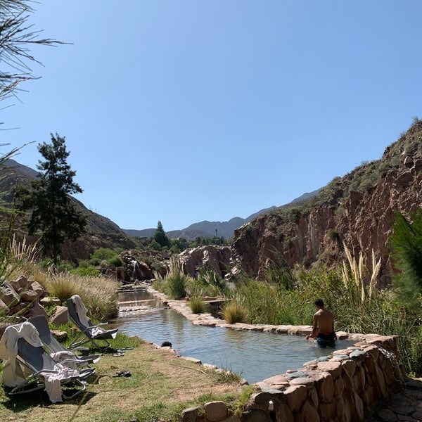 Hermoso el paisaje. Cada piscina con distinta temperatura. Atención esmerada. Almuerzo excelente