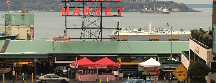 Pike Place Market is one of Lieux qui ont plu à Ray.