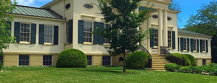 Taft Museum of Art is one of Cincinnati.