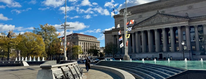 United States Navy Memorial is one of A Day in D.C..