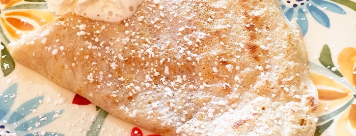 Julianna's Coffee & Crepes is one of Locais curtidos por AtlantaFoodie.