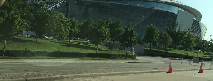 Dallas Cowboys Locker Room is one of The 11 Best Places for Tours in Arlington.