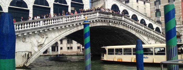 Rialto Bridge is one of Места, где сбываются желания. Весь мир.