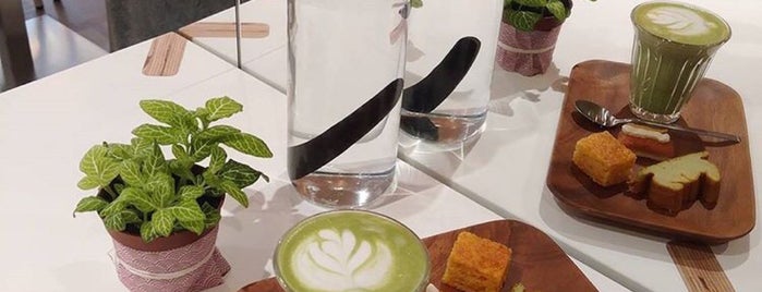 Umami Matcha Café is one of Paris Third Wave Coffee.