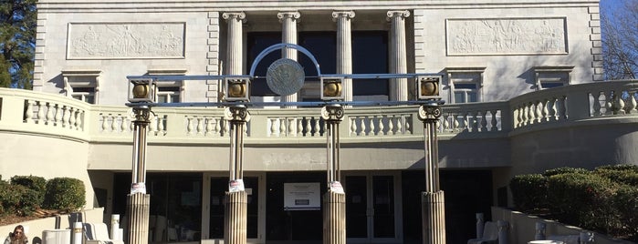 Atlanta Cyclorama & Civil War Museum is one of Places to see.