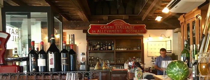 Trattoria Milanese is one of Prenotable Milano.