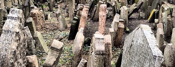 Old Jewish Cemetery is one of Места, где сбываются желания. Весь мир.