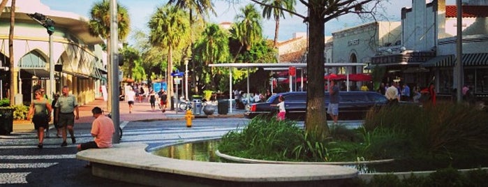 Lincoln Road Mall is one of Bucket List.