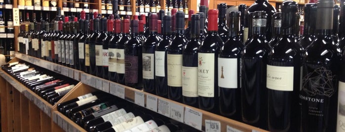 Wally's Wine & Spirits is one of Jamesさんのお気に入りスポット.